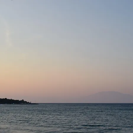 Iakinthos, Hotell 4*