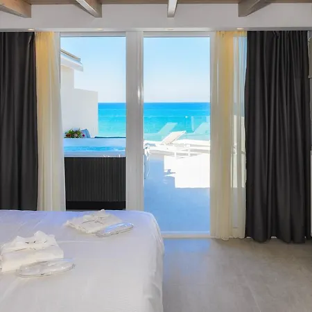 Hotel Iakinthos, 4*