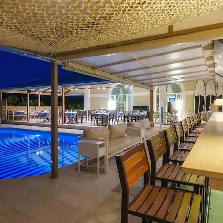 מלון Iakinthos, 4*
