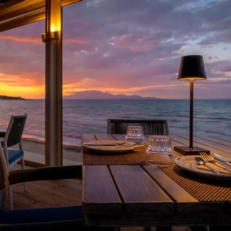 Iakinthos, Отель Циливи