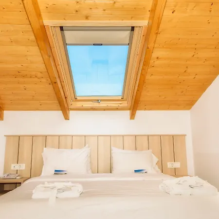 Iakinthos, Отель Циливи