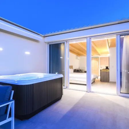 Ξενοδοχείο Iakinthos, 4*