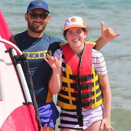 Iakinthos, Ξενοδοχείο