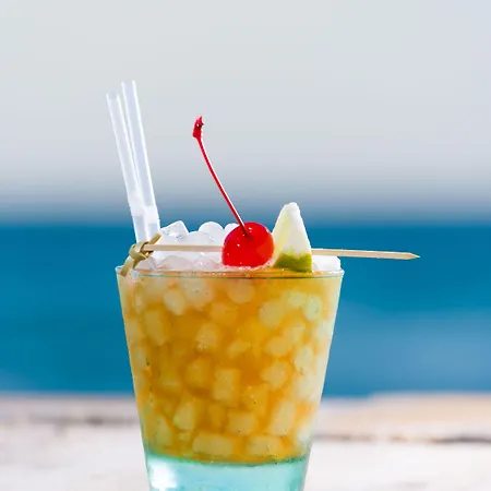 Iakinthos, Отель