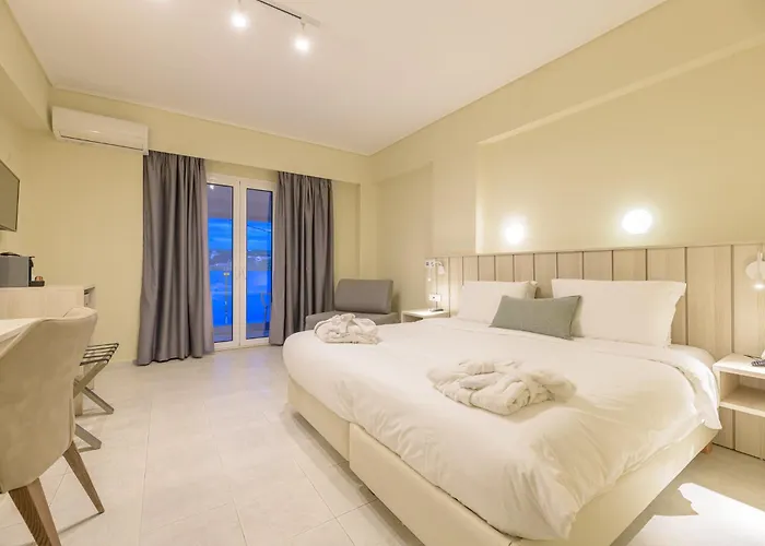 Hotel Iakinthos, Planos