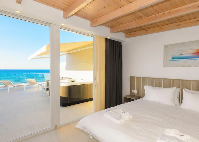 Iakinthos, 4* טסיליבי