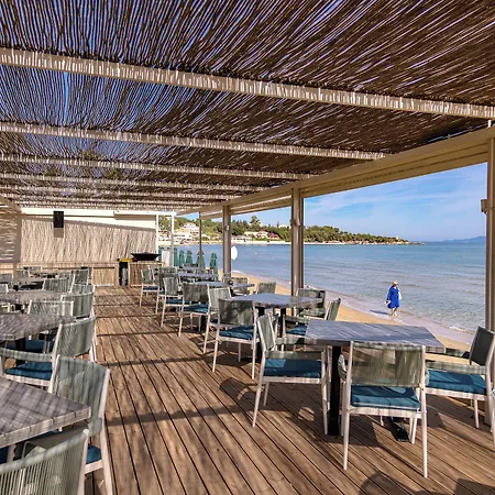 Iakinthos, Hotel 4*